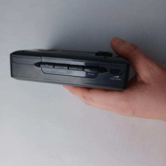 RCA radio & Cassette Player - Picture 3 of 12